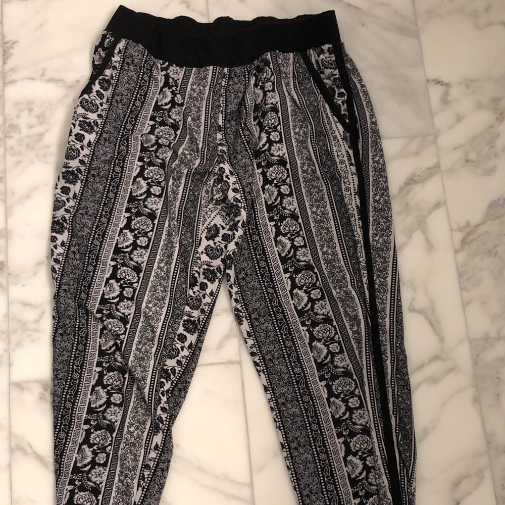 Women’s Designed Sweatpants